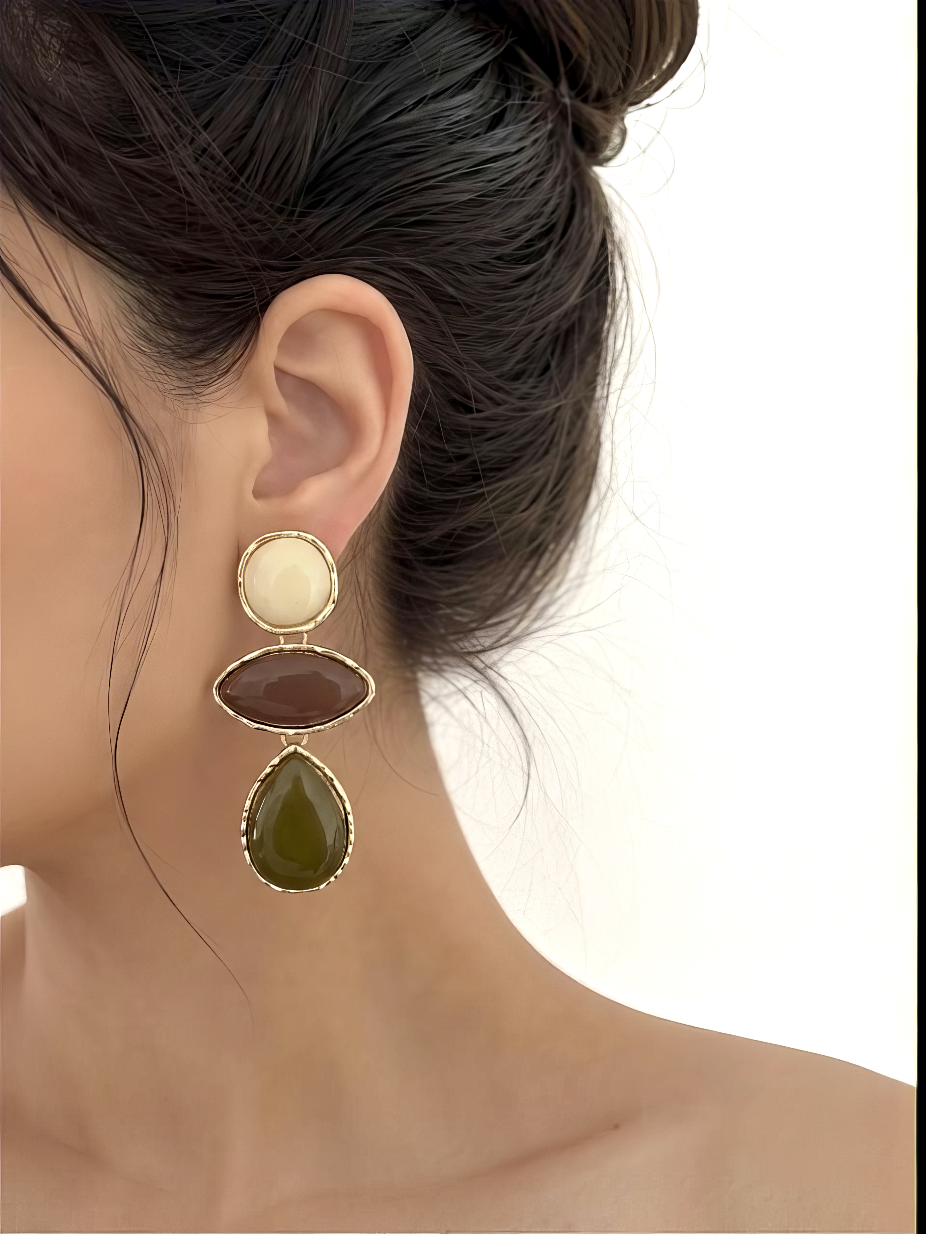 گوشواره آویزدار طرح زارا با سنگ های رنگی